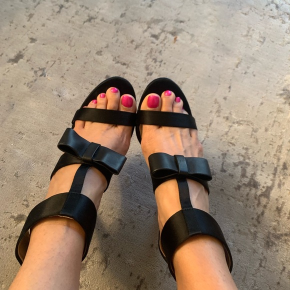 BCBG Maxazria. Size 8. Black. - Picture 3 of 3